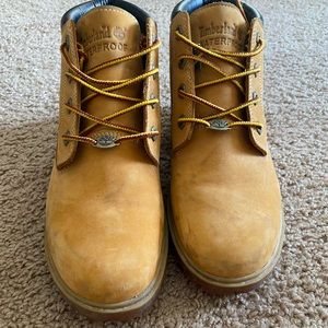 Women’s Timberlands size 9M